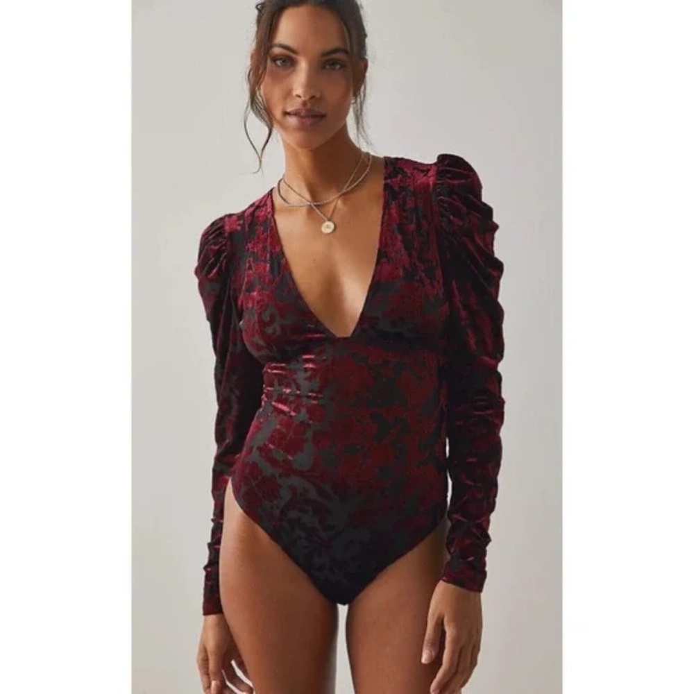Free People - Women's V Neck Velvet Bodysuit - Magic Hour, Midnight Combo, Small